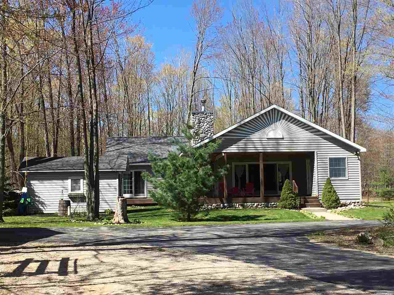 8993 King Road Benzonia, MI 49616 - Photo 35 of 42 1829311-34.JPG