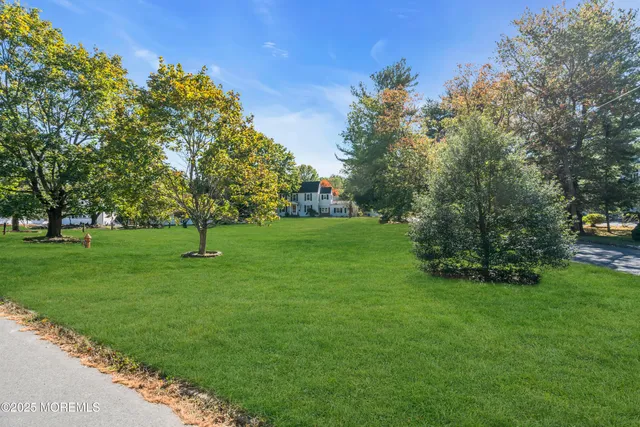 $610,000 | 33 Swartzel Drive, Middletown, NJ 07748