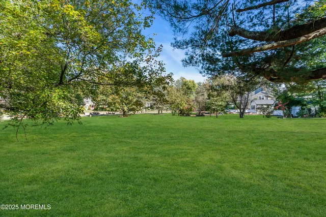 $610,000 | 33 Swartzel Drive, Middletown, NJ 07748