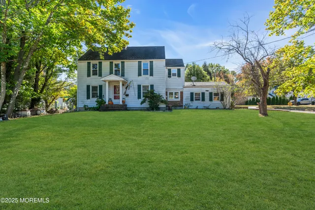 $610,000 | 33 Swartzel Drive, Middletown, NJ 07748