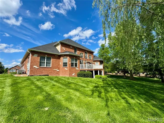 $899,000 | 1034 Far Oaks Drive, Caseyville, IL 62232