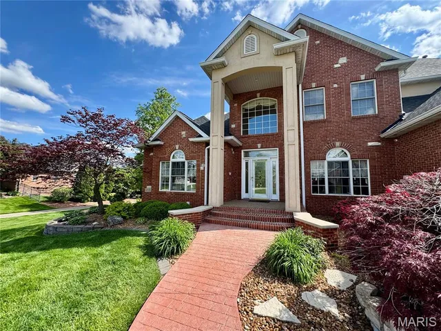 $899,000 | 1034 Far Oaks Drive, Caseyville, IL 62232