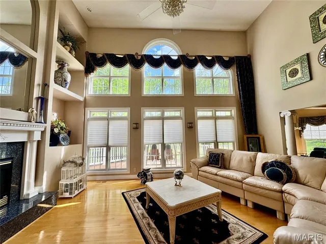 $899,000 | 1034 Far Oaks Drive, Caseyville, IL 62232