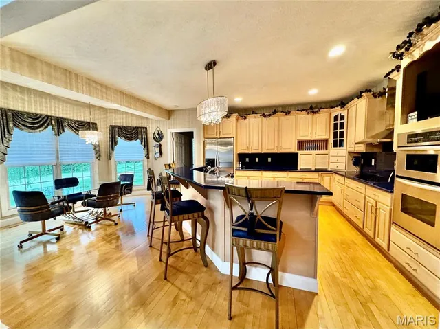 $899,000 | 1034 Far Oaks Drive, Caseyville, IL 62232