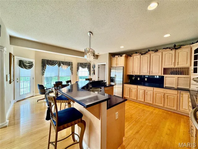 $899,000 | 1034 Far Oaks Drive, Caseyville, IL 62232