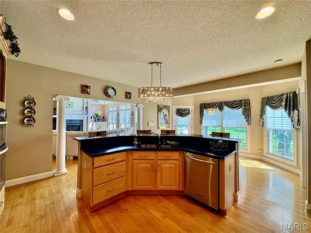 $899,000 | 1034 Far Oaks Drive, Caseyville, IL 62232