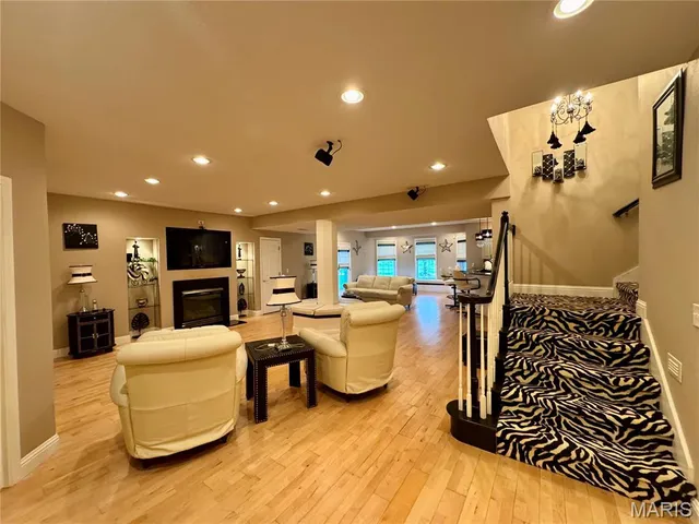 $899,000 | 1034 Far Oaks Drive, Caseyville, IL 62232