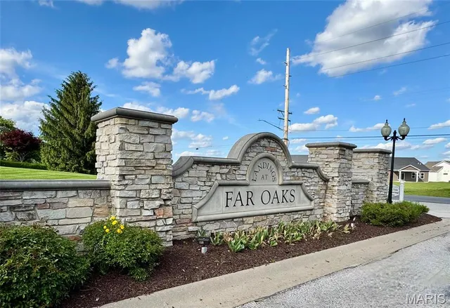 $899,000 | 1034 Far Oaks Drive, Caseyville, IL 62232