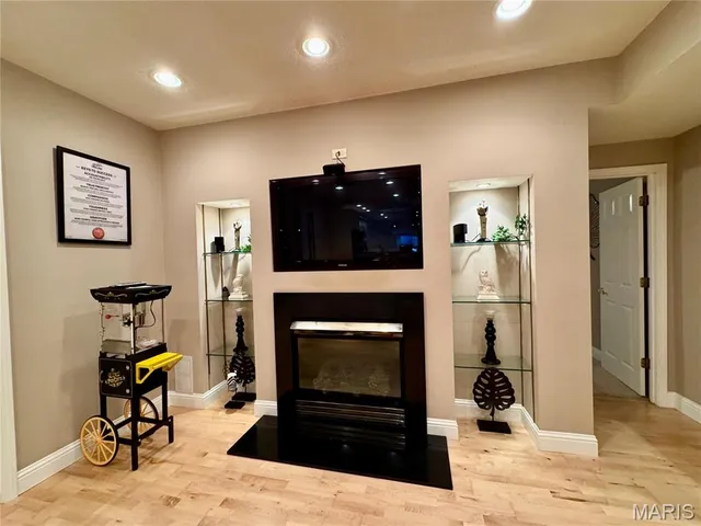 $899,000 | 1034 Far Oaks Drive, Caseyville, IL 62232