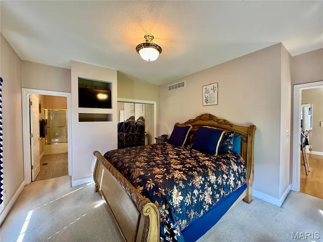 $899,000 | 1034 Far Oaks Drive, Caseyville, IL 62232