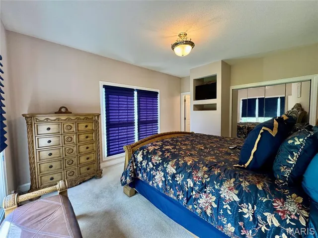 $899,000 | 1034 Far Oaks Drive, Caseyville, IL 62232