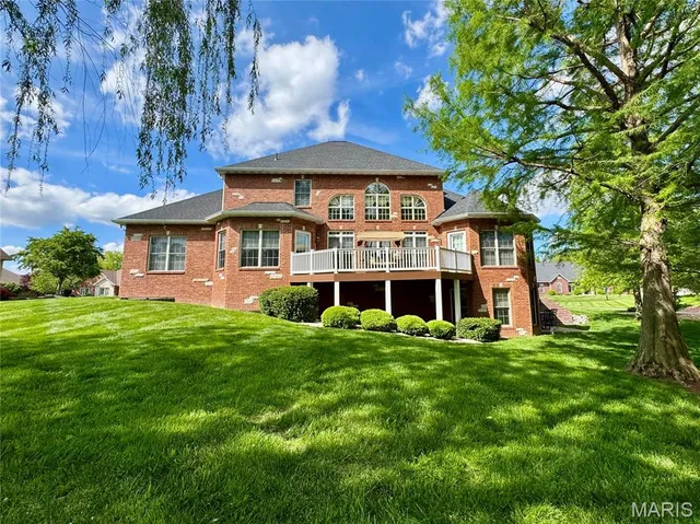 $899,000 | 1034 Far Oaks Drive, Caseyville, IL 62232