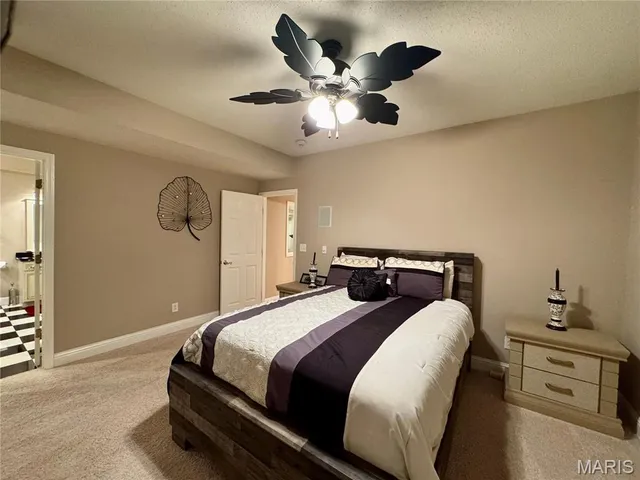 $899,000 | 1034 Far Oaks Drive, Caseyville, IL 62232