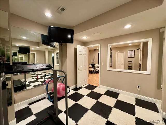 $899,000 | 1034 Far Oaks Drive, Caseyville, IL 62232