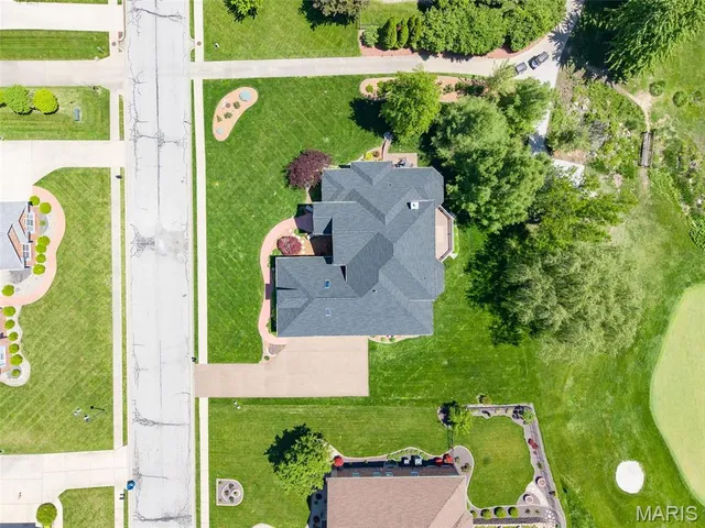 $899,000 | 1034 Far Oaks Drive, Caseyville, IL 62232