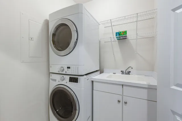 $387,000 | 2671 Stone Circle, Unit 208, Geneva, IL 60134