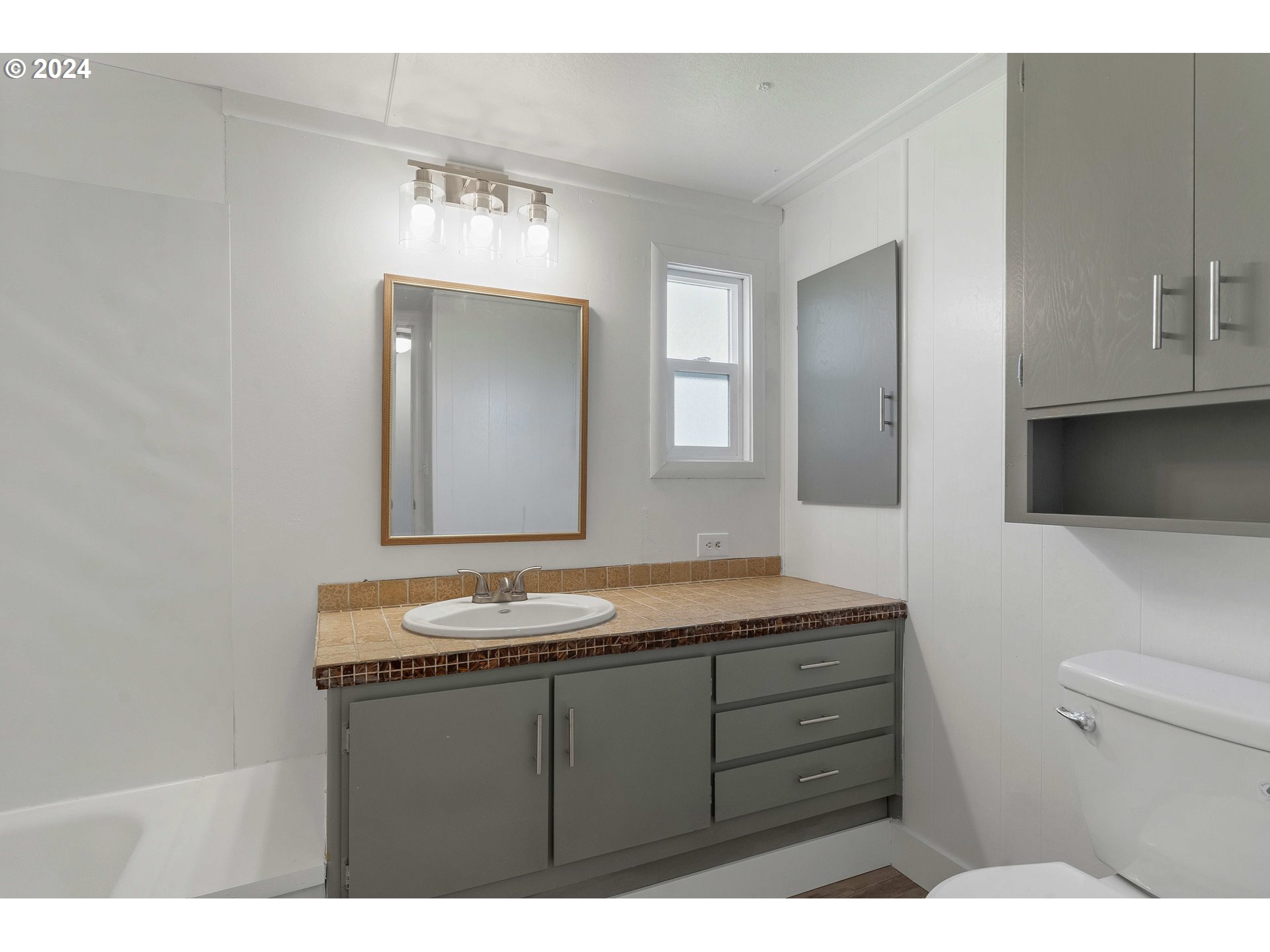 3486 Rainbow Loop Hubbard, OR 97032 - Photo 12 of 32 Gallery Image 12