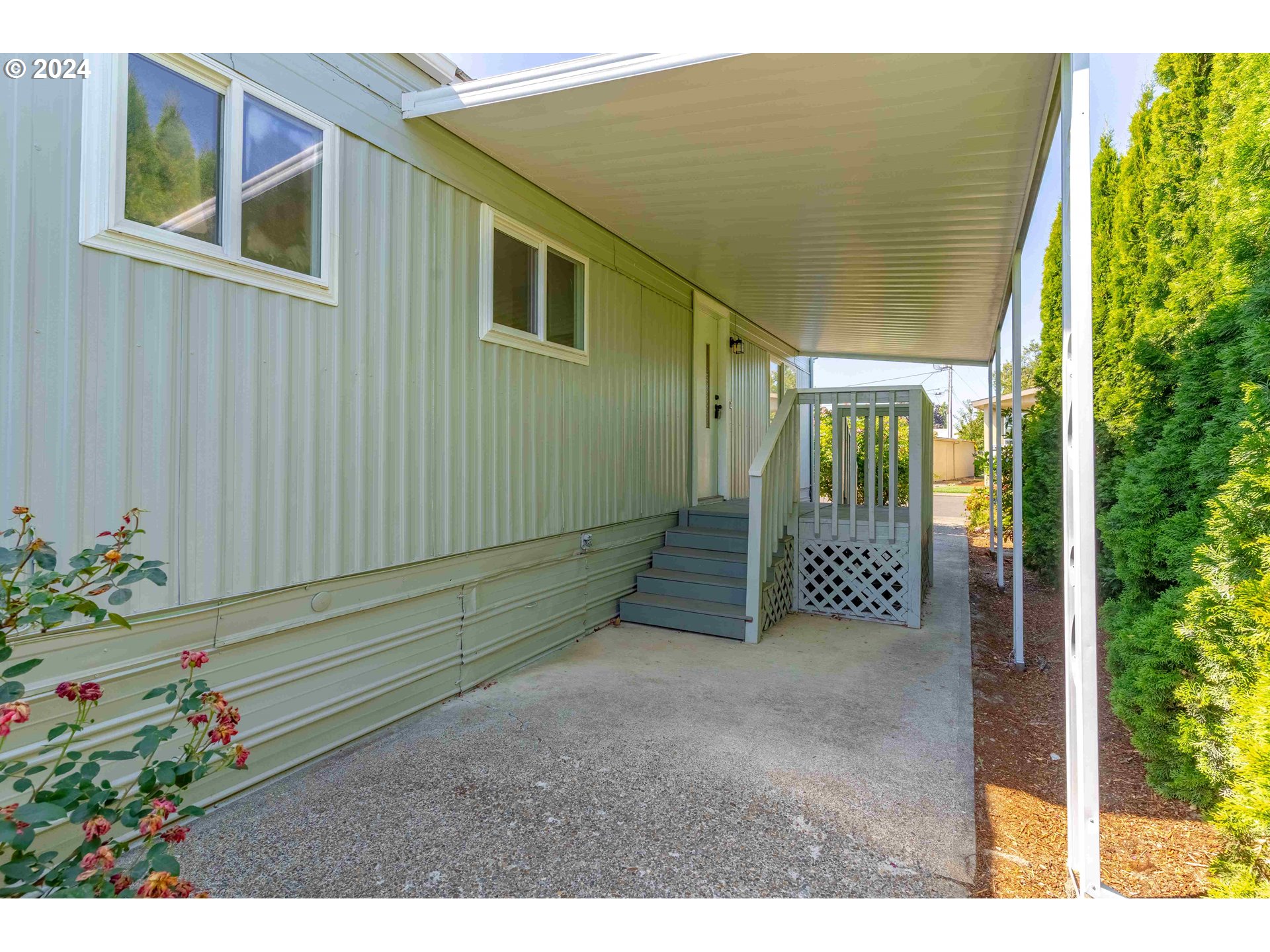 3486 Rainbow Loop Hubbard, OR 97032 - Photo 27 of 32 Covered Patio