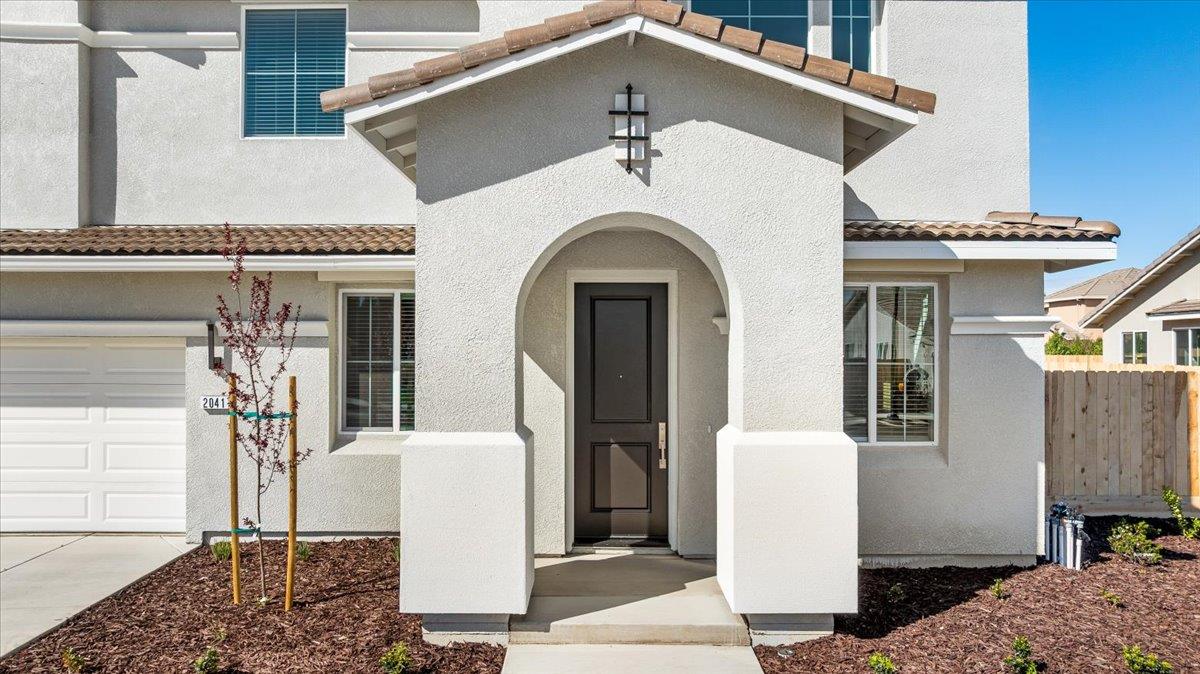2041 Zane Way Turlock, CA 95382 - Photo 5 of 92