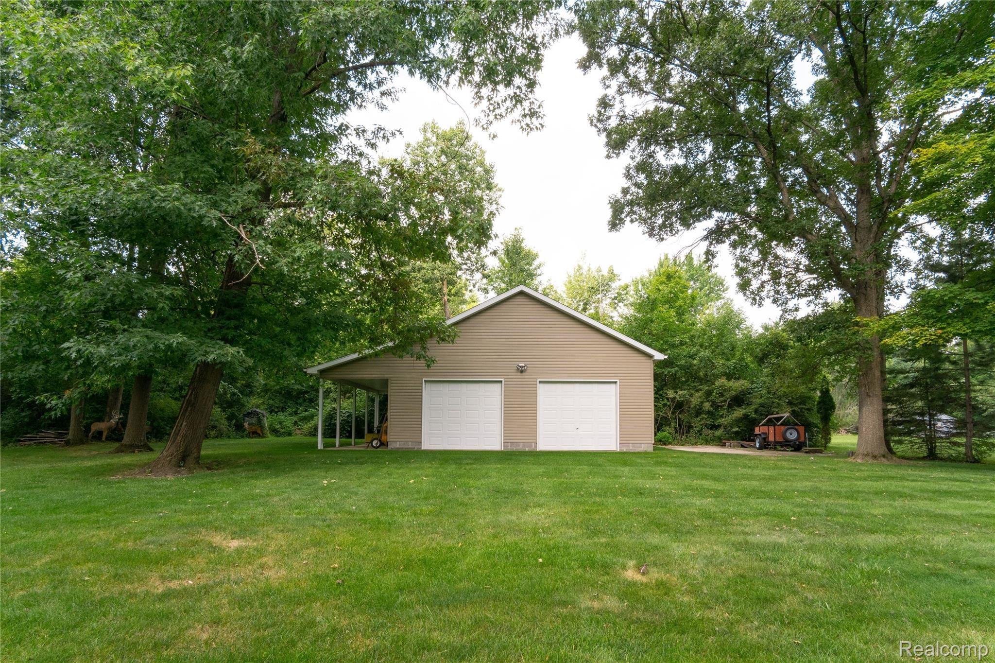 7244 Porter Road Grand Blanc, MI 48439 - Photo 25 of 29 Exteriors (14 of 16).jpg