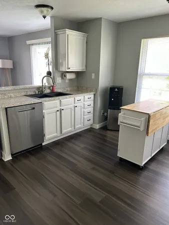 $374,850 | 932 Stave Oak Drive, Beech Grove, IN 46107