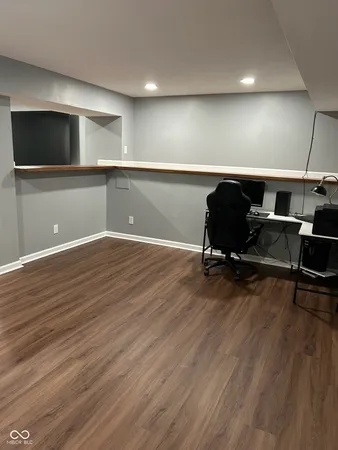 $374,850 | 932 Stave Oak Drive, Beech Grove, IN 46107