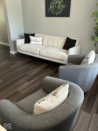 $374,850 | 932 Stave Oak Drive, Beech Grove, IN 46107