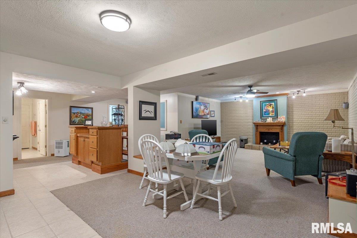 4124 Camomile Lane Springfield, IL 62711 - Photo 23 of 40