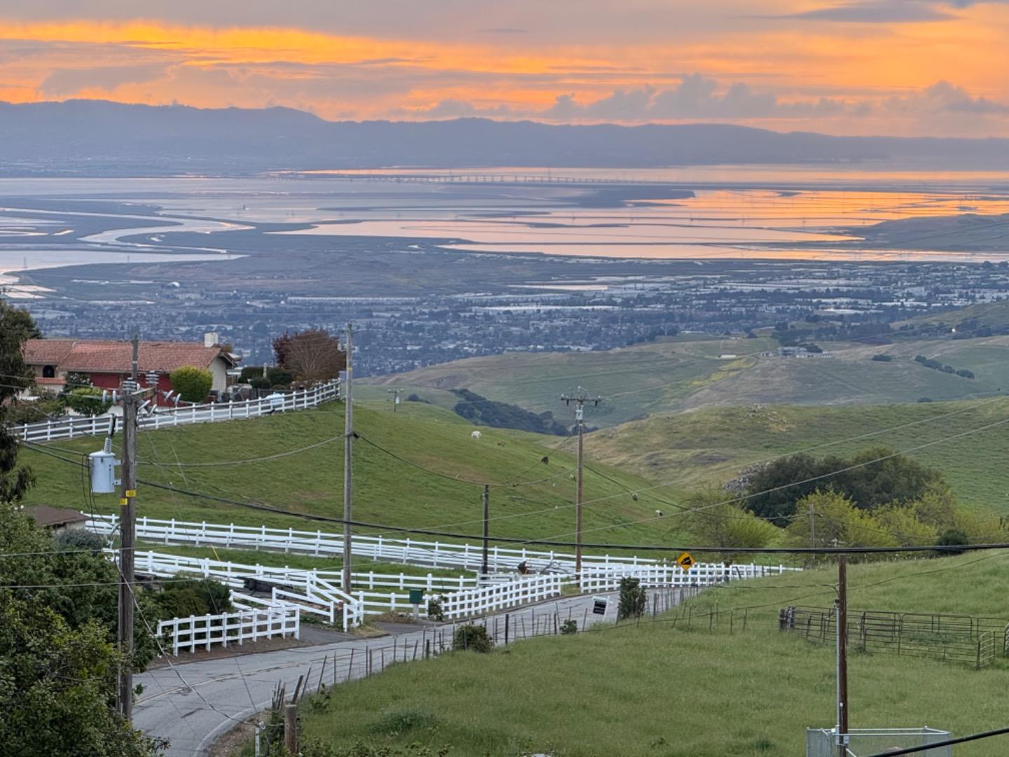 5152 Felter Road San Jose, CA 95132 - Photo 3 of 43 a view of an ocean from a building