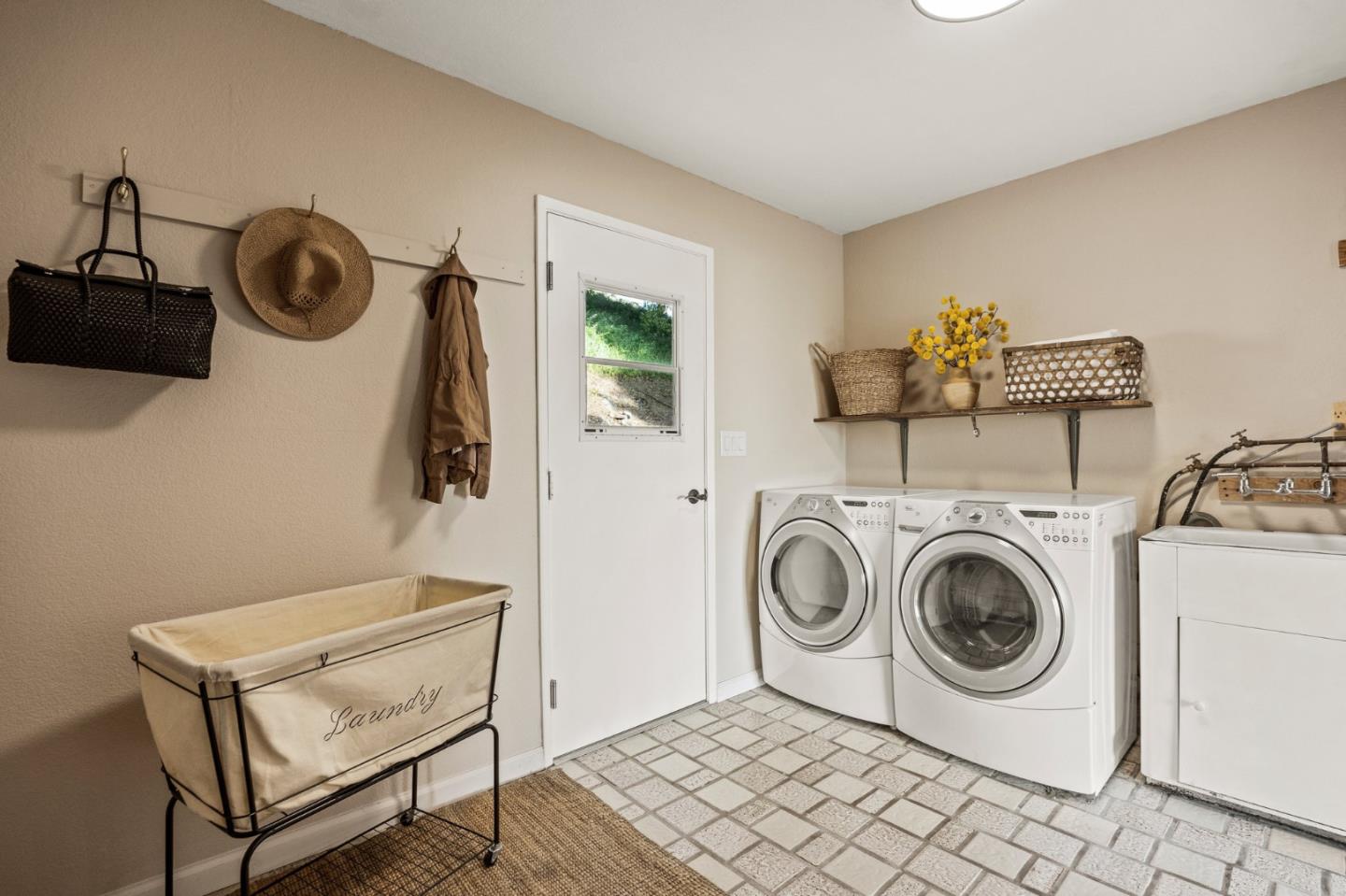 5152 Felter Road San Jose, CA 95132 - Photo 34 of 43 a utility room with dryer and washer