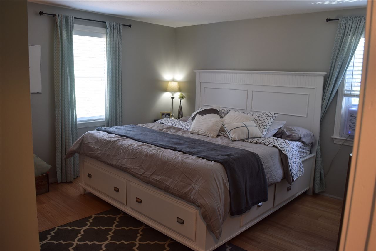 149 Hampstead Road Sandown, NH 03873 - Photo 2 of 11
