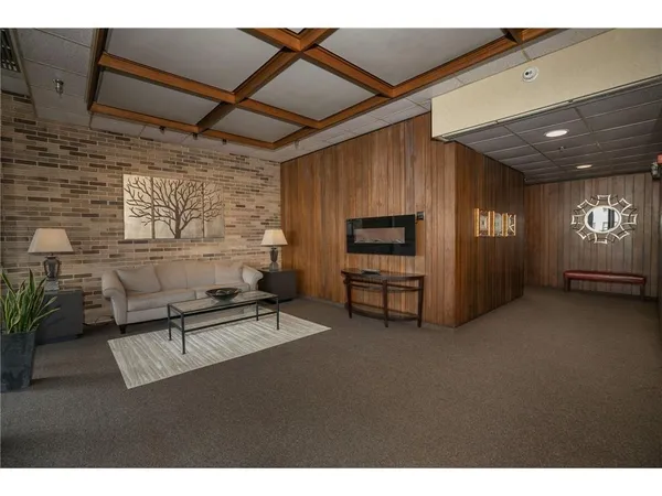 $230,000 | 207 5th Avenue Southwest, Unit 802, Rochester, MN 55902