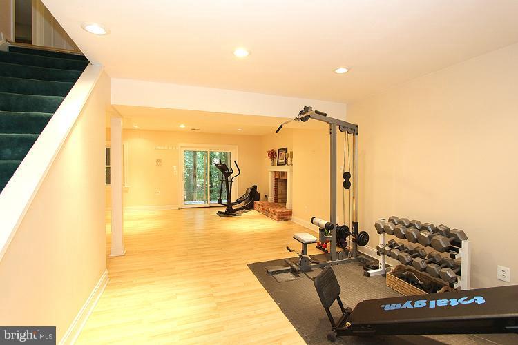 10731 Midsummer Drive Reston, VA 20191 - Photo 14 of 30 Basement