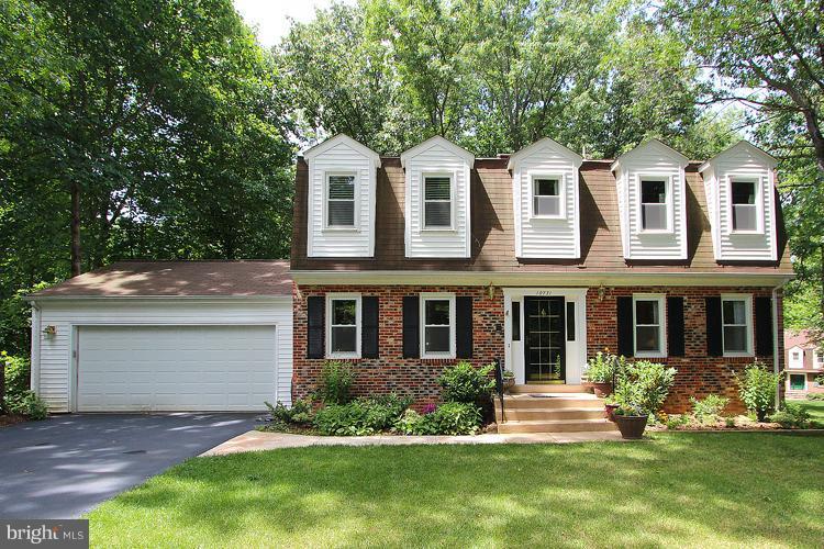10731 Midsummer Drive Reston, VA 20191 - Photo 30 of 30 Exterior (Front)