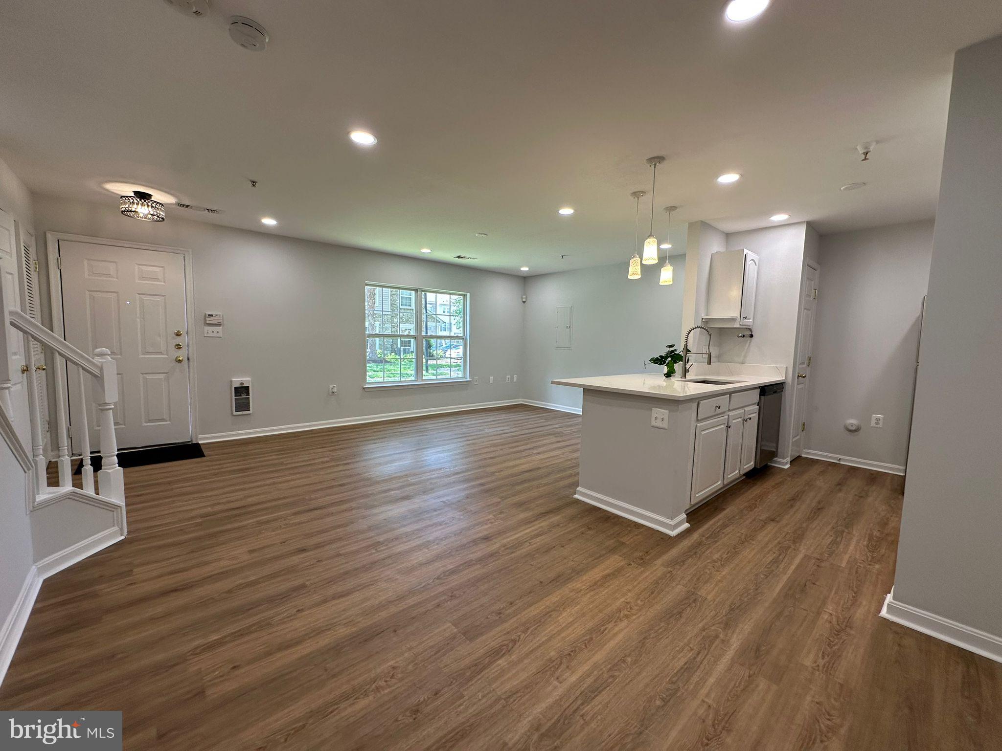 43577 Patching Pond Square Ashburn, VA 20147 - Photo 14 of 33