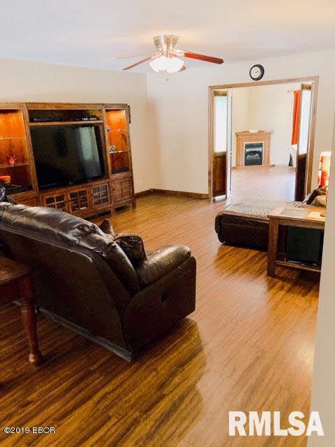 1813 Calico Road Marion, IL 62959 - Photo 4 of 15