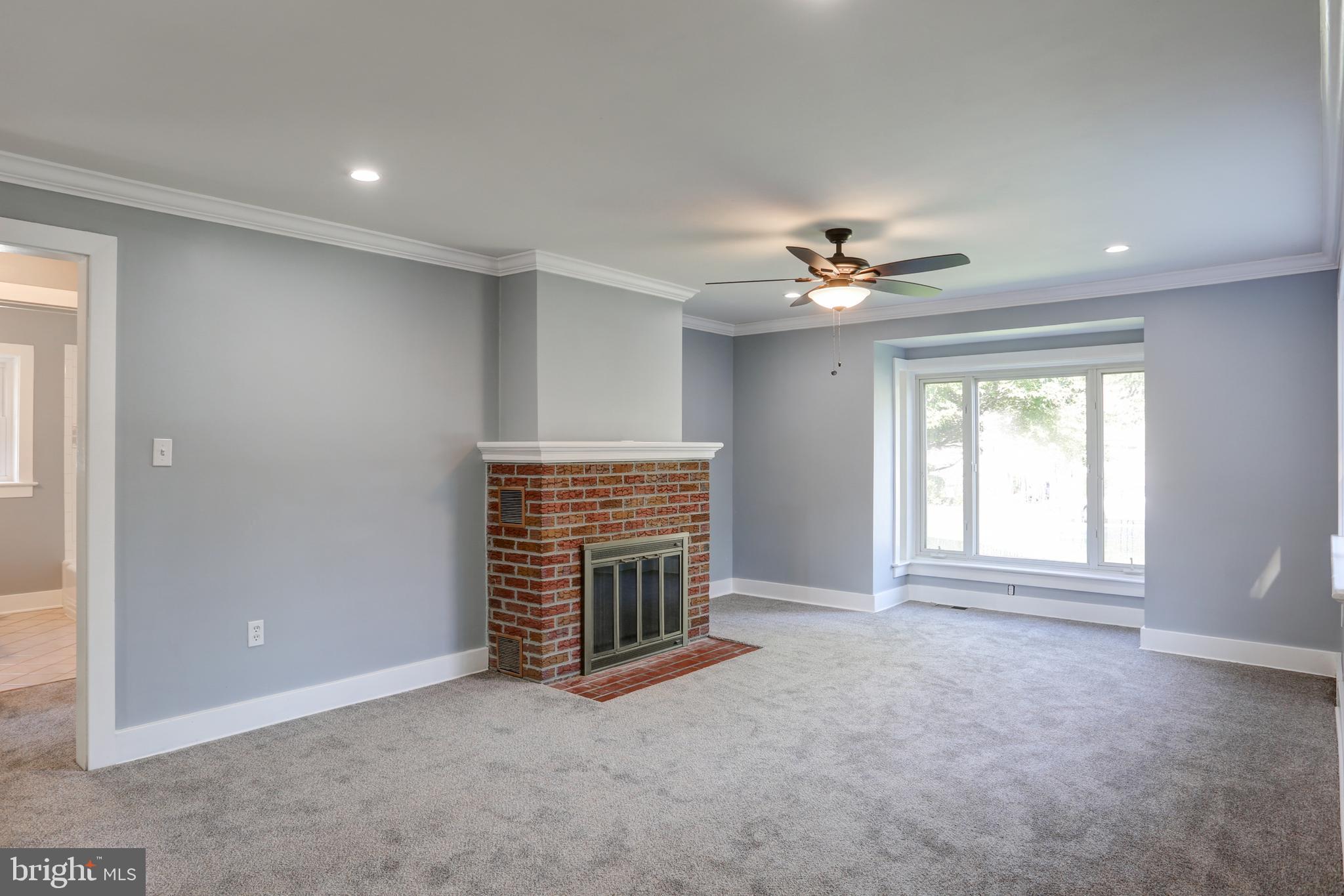 450 Ridge Road Elizabethtown, PA 17022 - Photo 14 of 47 Living room