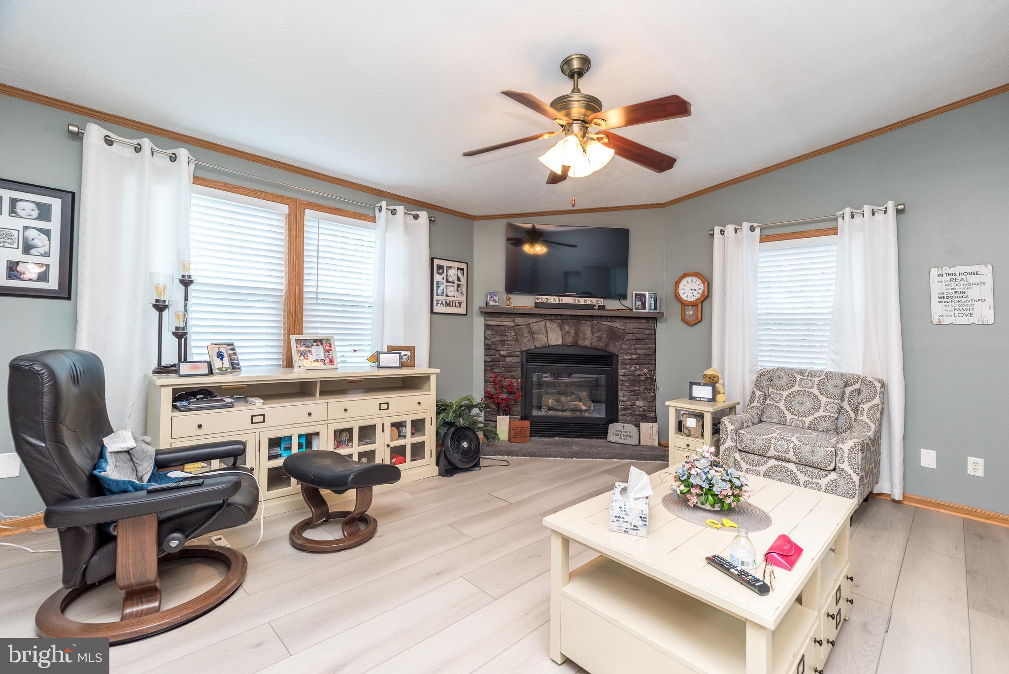 3000 Walnut Lane Telford, PA 18969 - Photo 24 of 40 Family room