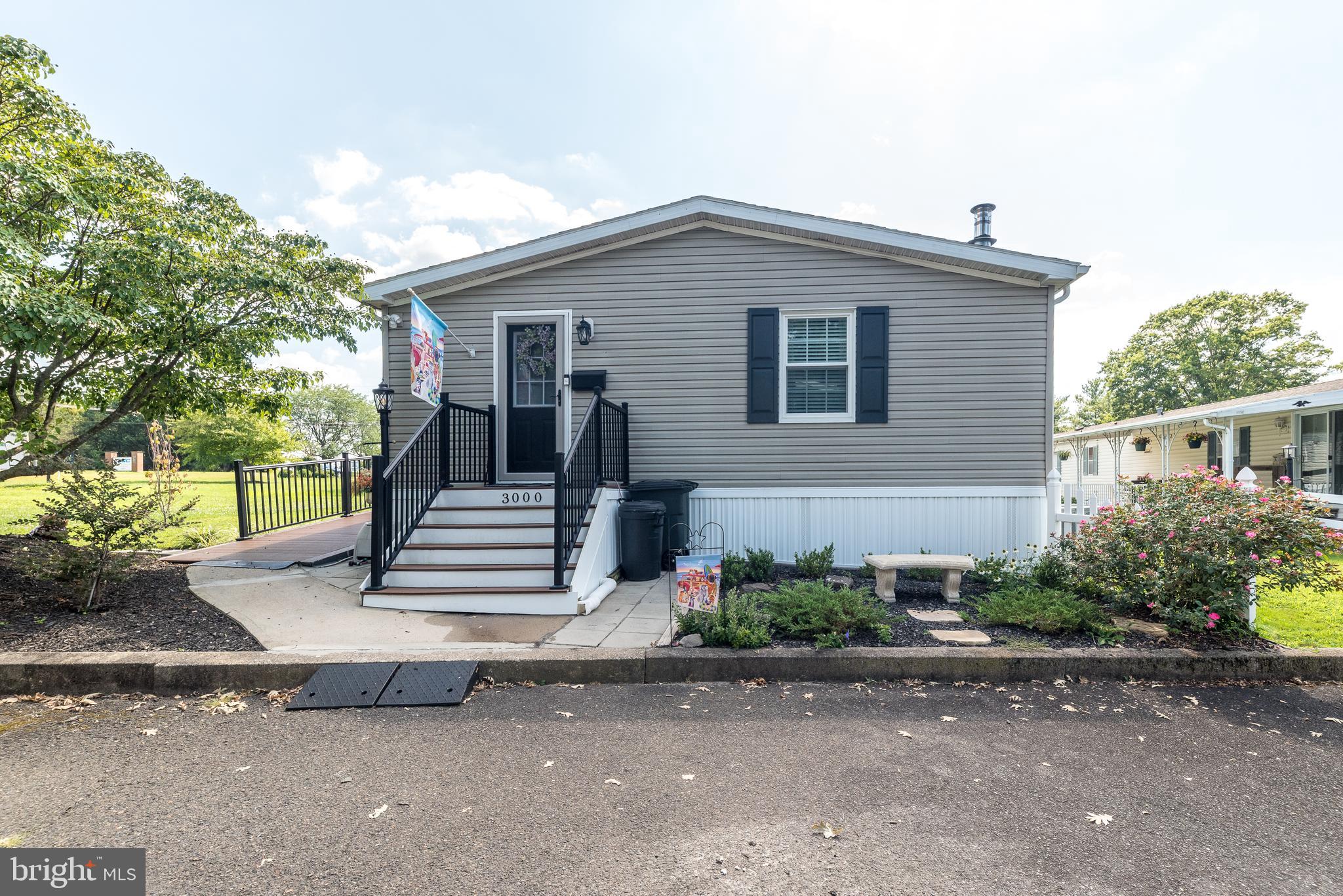 3000 Walnut Lane Telford, PA 18969 - Photo 4 of 40 Exterior Side