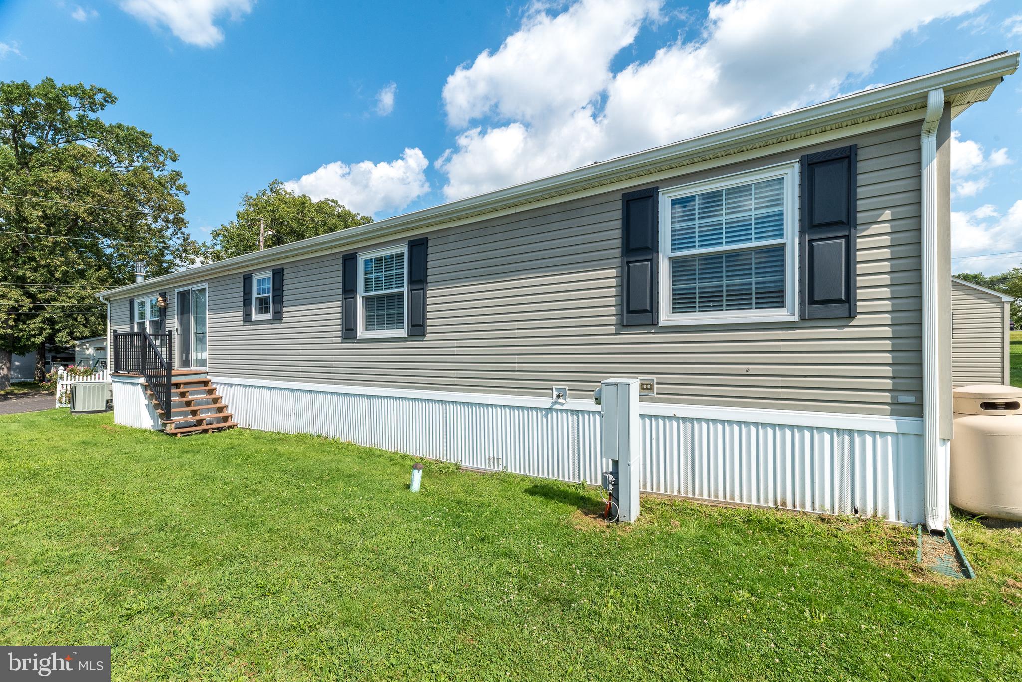 3000 Walnut Lane Telford, PA 18969 - Photo 8 of 40 Exterior rear