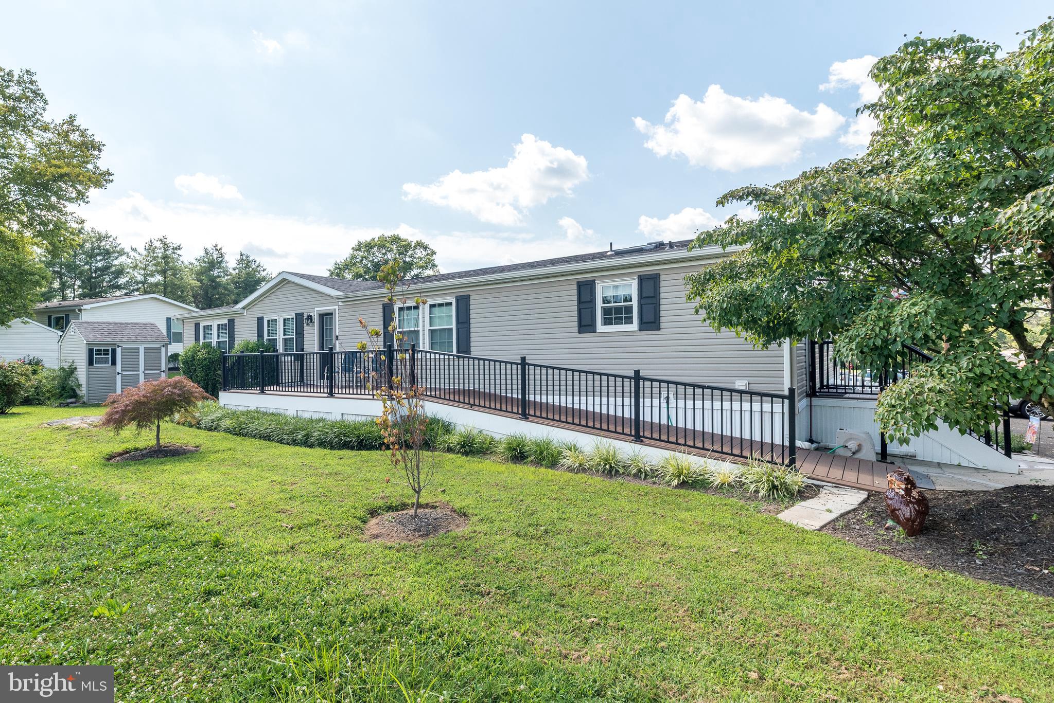 3000 Walnut Lane Telford, PA 18969 - Photo 9 of 40 Front yard
