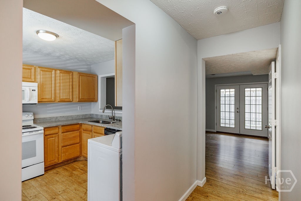1138 Barnett Shoals Road Athens, GA 30605 - Photo 5 of 31