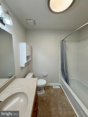 $1,550 | 916 Cobble Creek Curve, Newark, DE 19702