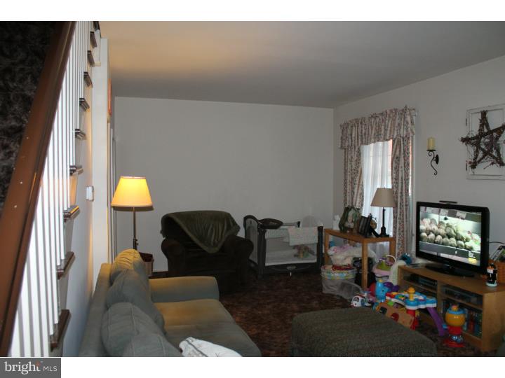58 Evans Avenue Sinking Spring, PA 19608 - Photo 3 of 12 Living Room