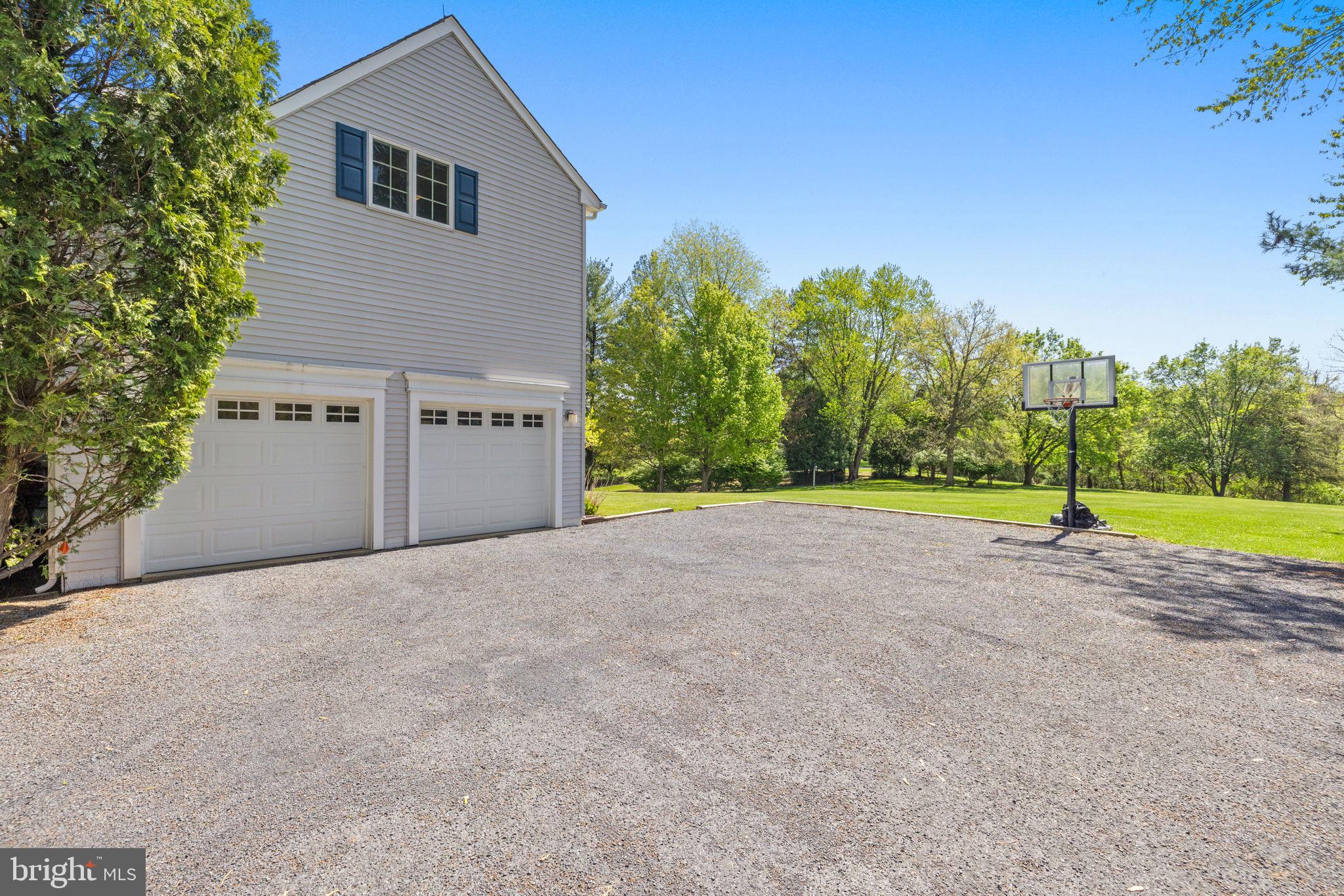 16698 Hamilton Station Road Paeonian Springs, VA 20129 - Photo 8 of 96 Gallery Image 8