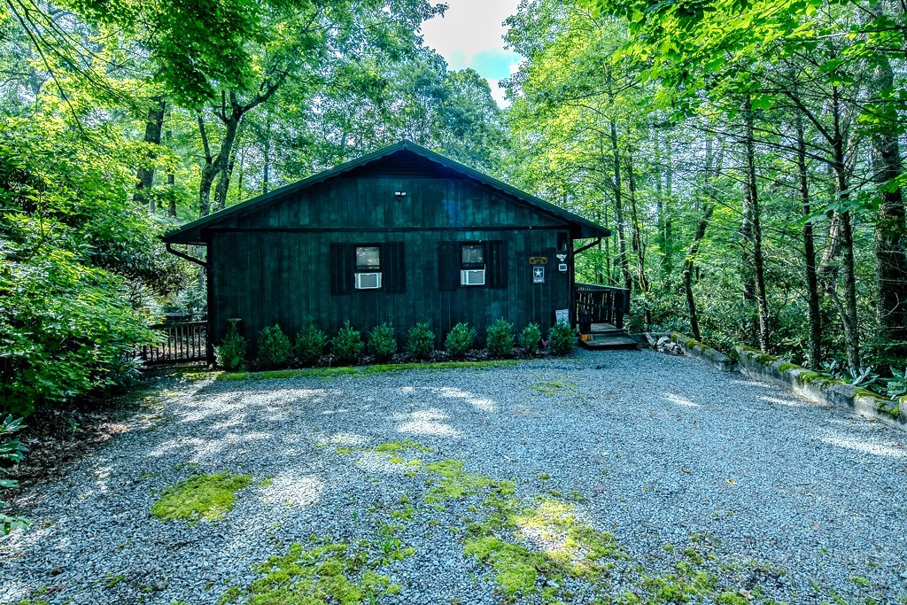 190 Spruce Pine Road Newland, NC 28657 - Photo 3 of 45