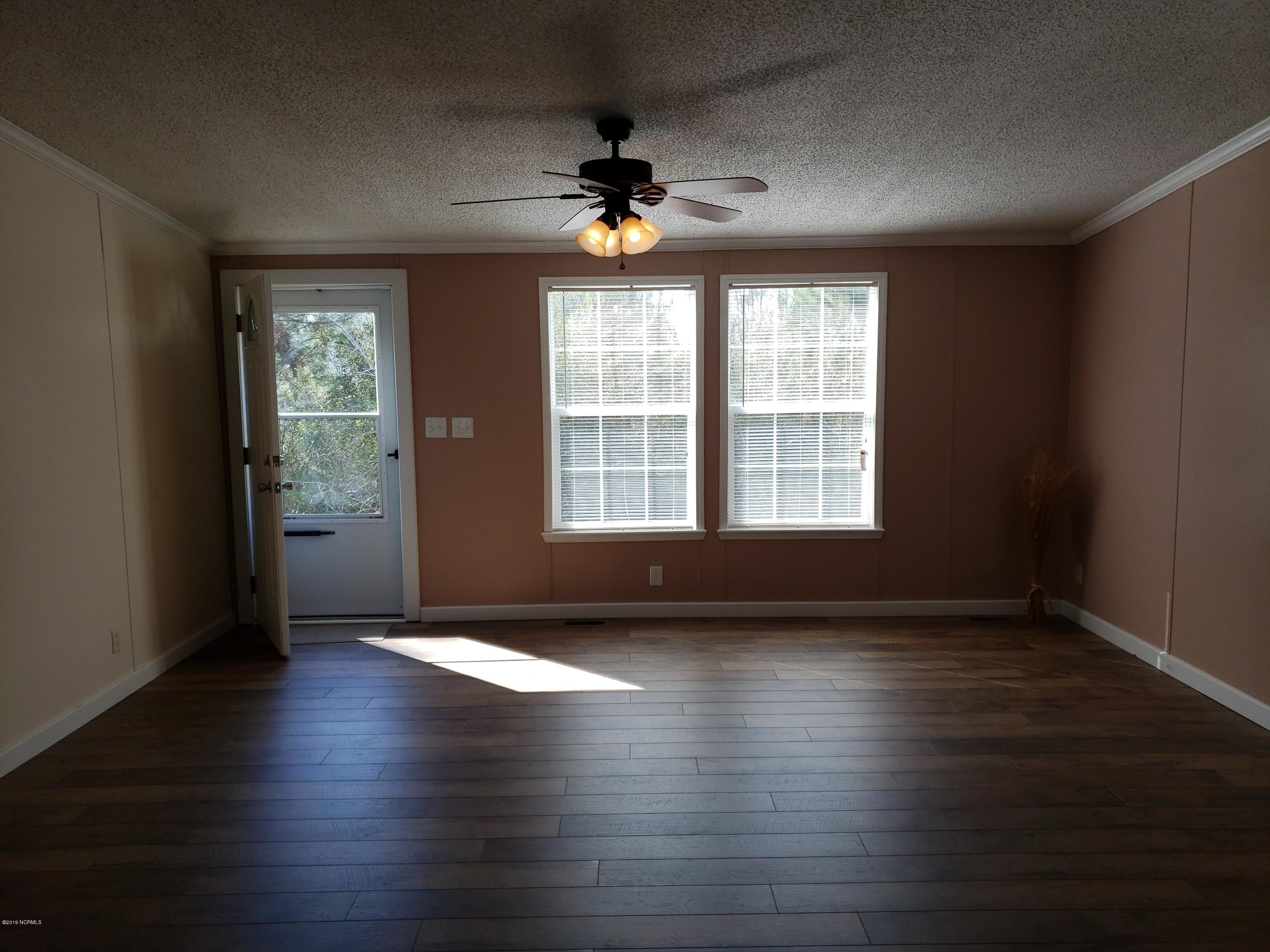 1157 South Parker Road Holly Ridge, NC 28445 - Photo 27 of 57 Living