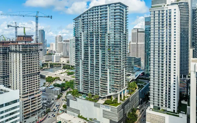 $5,100 | 88 Southwest 7th Street, Unit 3608, Miami, FL 33130