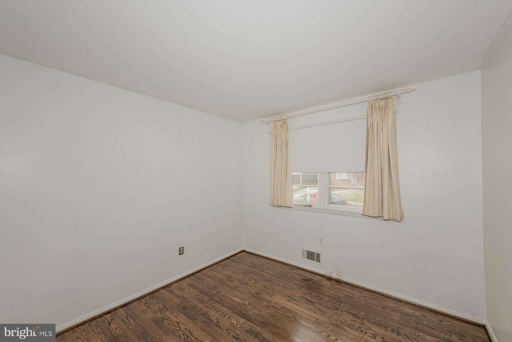 3319 Lauri Road Baltimore, MD 21244 - Photo 15 of 28 an empty room with a window