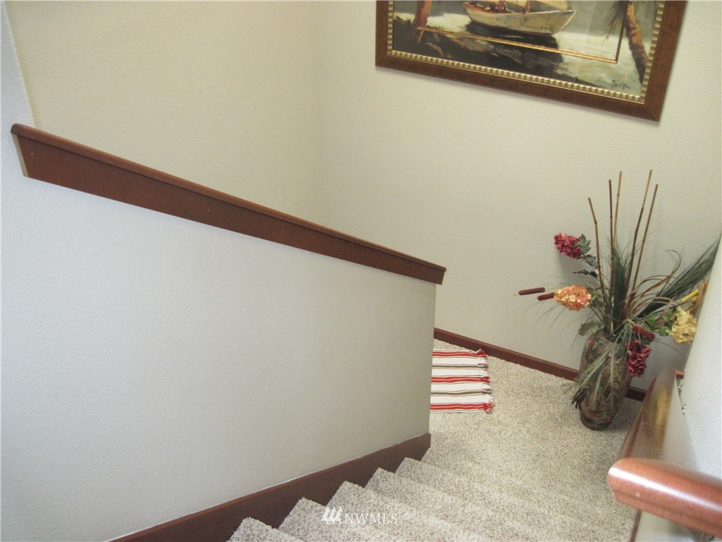 4746 Rochelle Street Southeast Lacey, WA 98503 - Photo 9 of 24 Gallery Image 9
